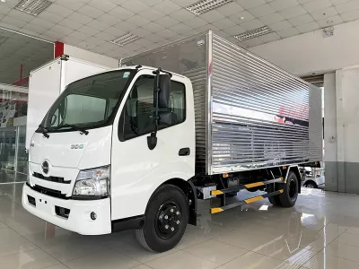 *THAY KÍNH XE tải Hino 1.9 tấn tận nơi